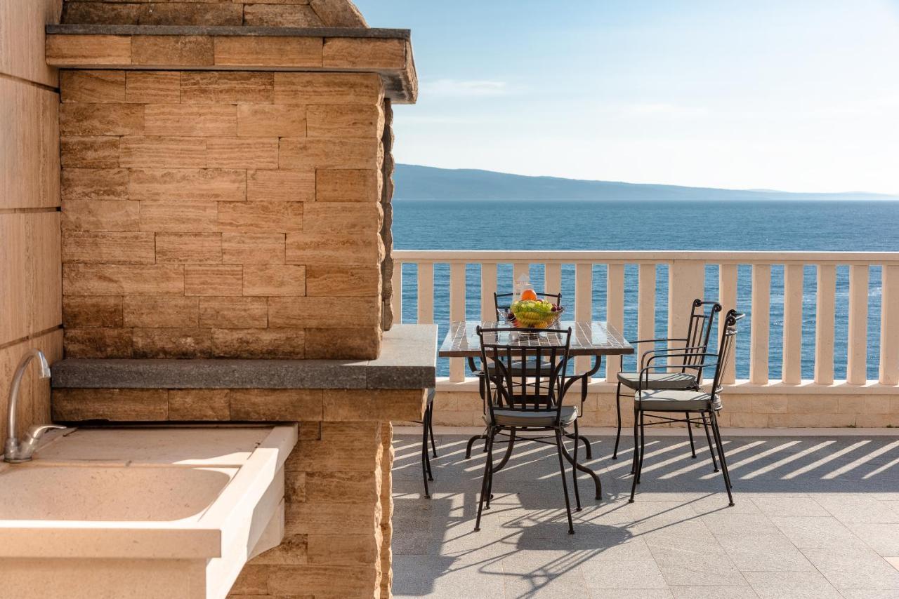 Villa Awelon Stanici, Omis Celina Luaran gambar