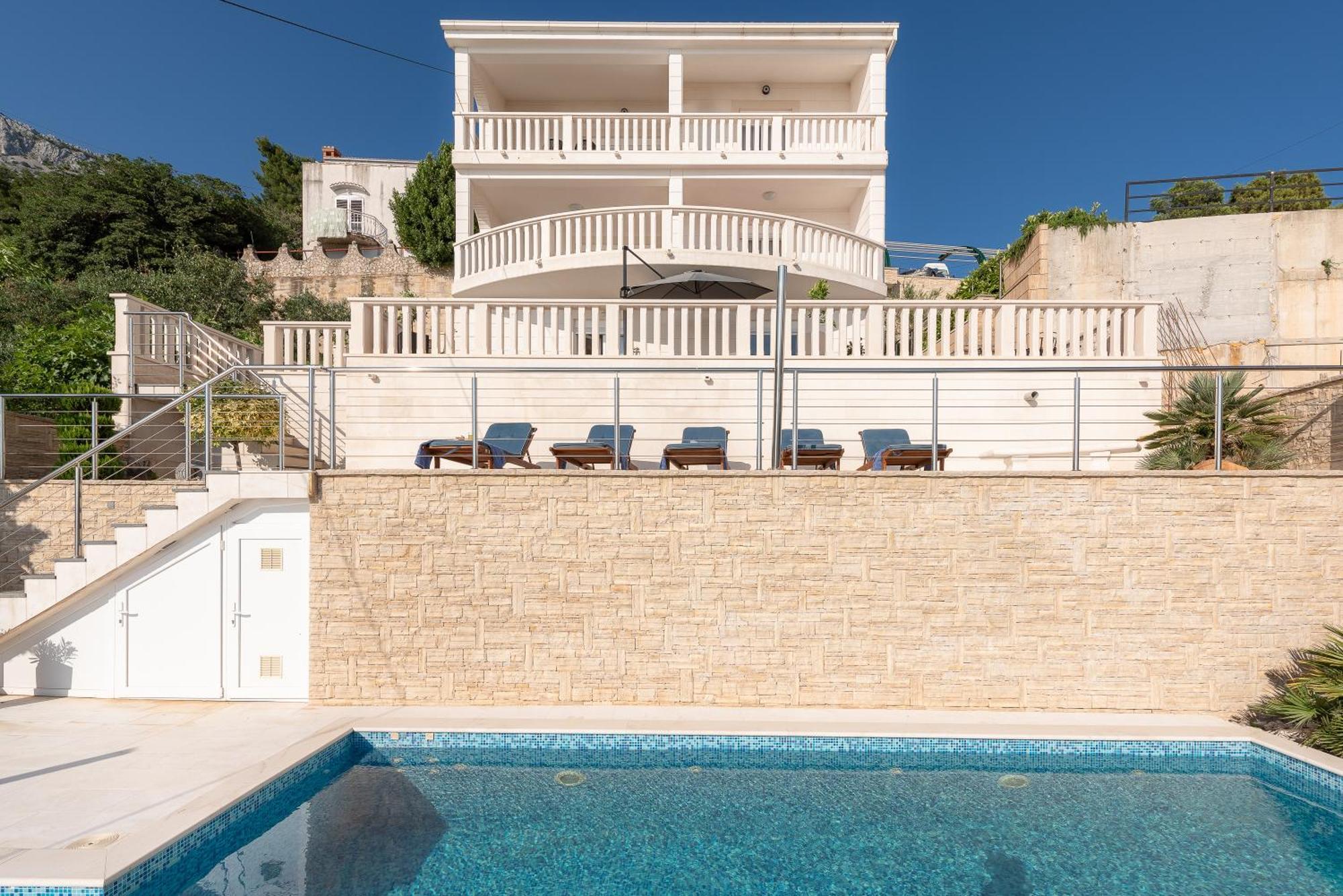 Villa Awelon Stanici, Omis Celina Luaran gambar