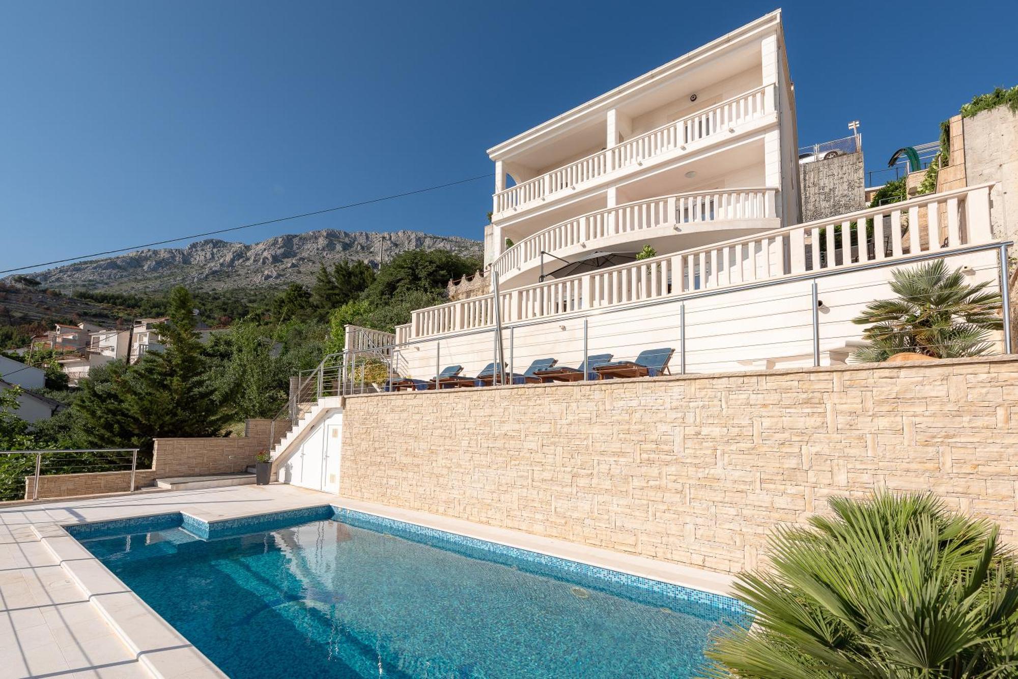 Villa Awelon Stanici, Omis Celina Luaran gambar