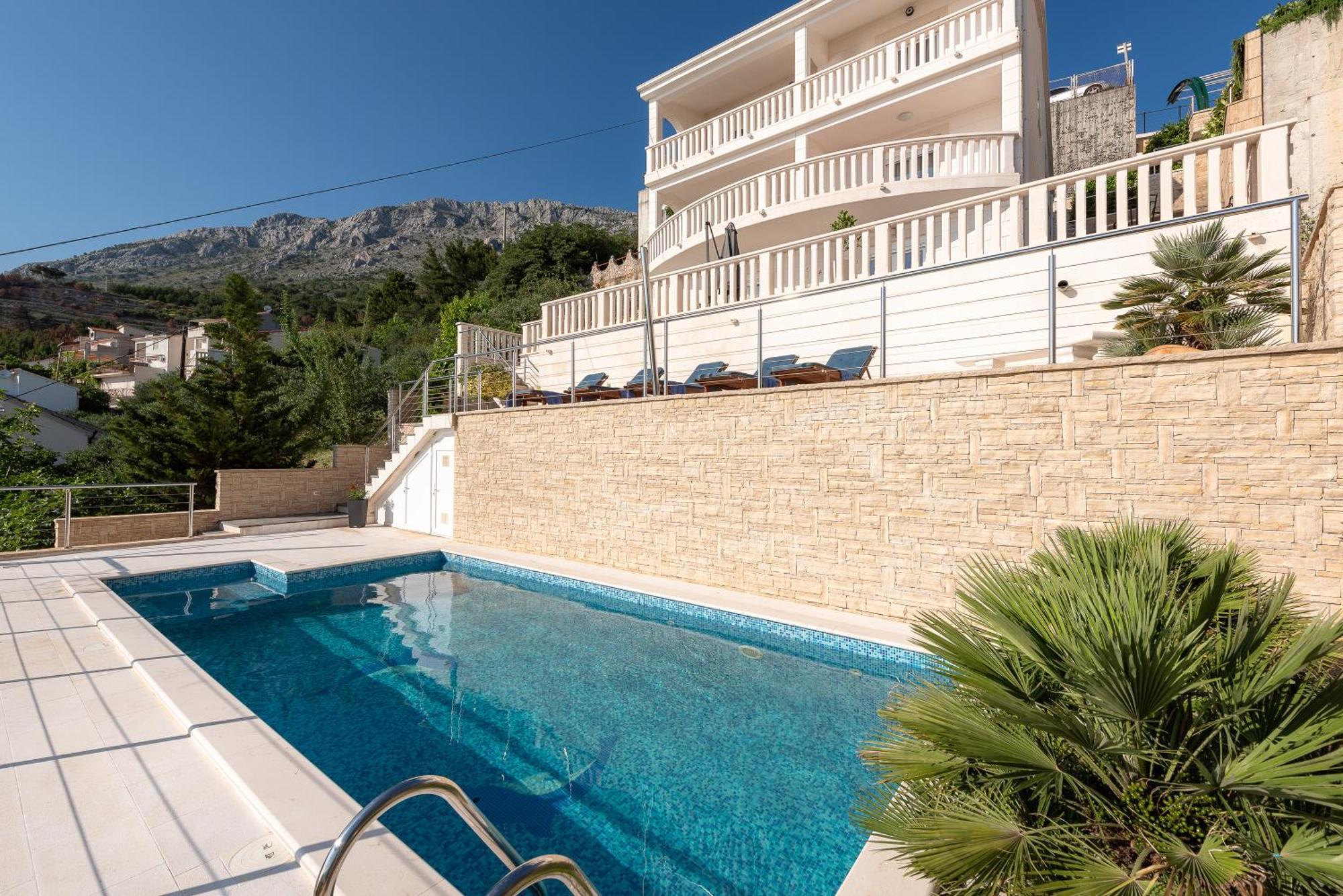 Villa Awelon Stanici, Omis Celina Luaran gambar