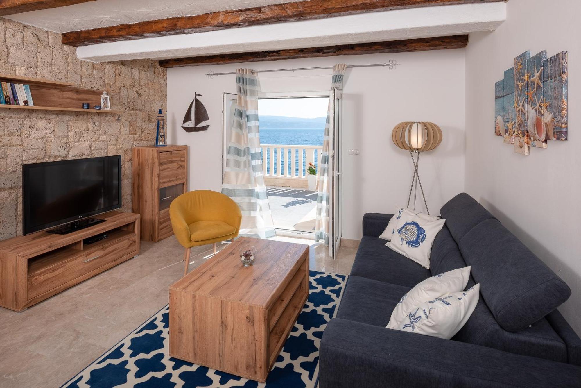 Villa Awelon Stanici, Omis Celina Luaran gambar