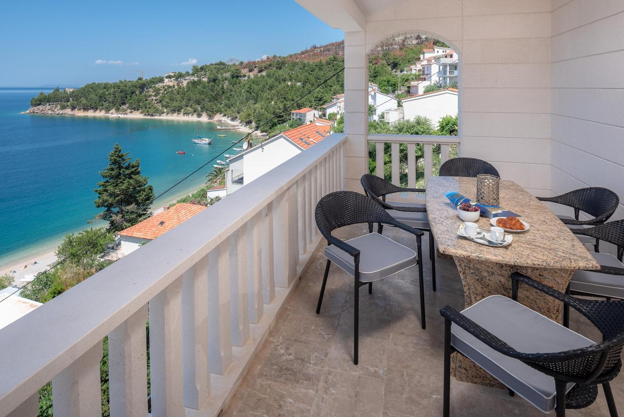 Villa Awelon Stanici, Omis Celina Luaran gambar