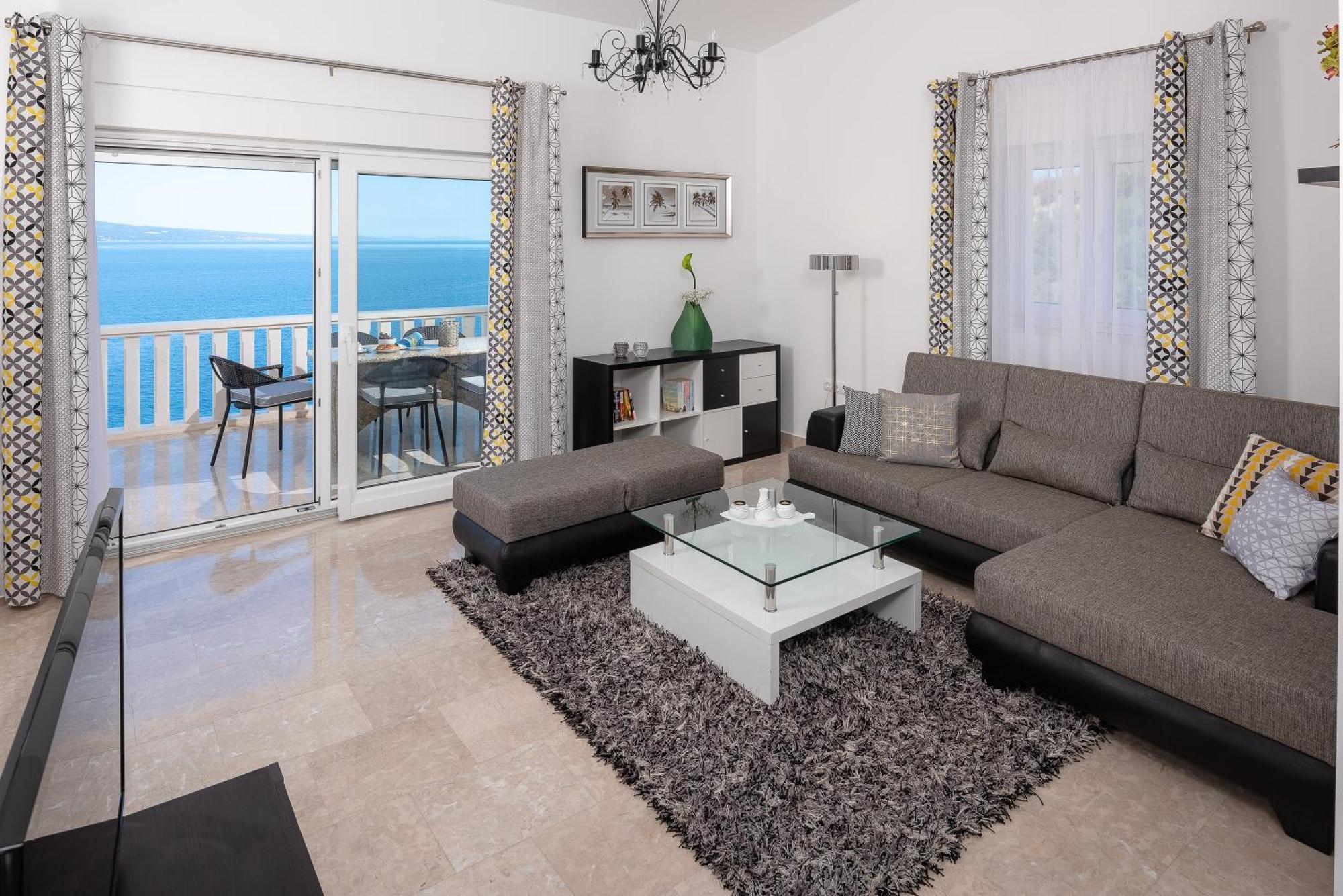 Villa Awelon Stanici, Omis Celina Luaran gambar
