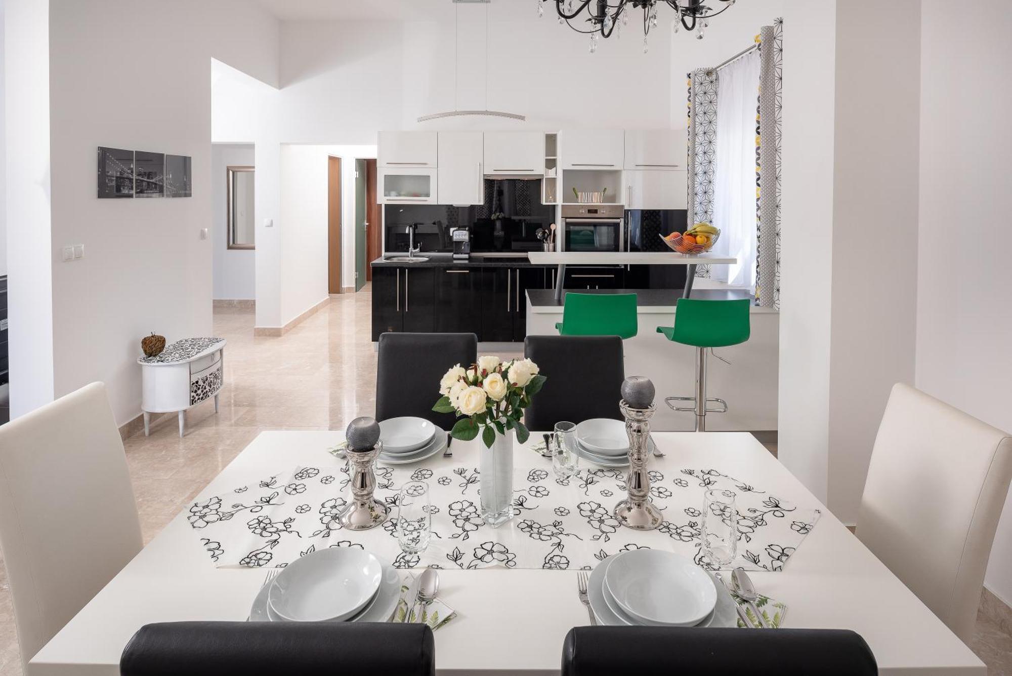 Villa Awelon Stanici, Omis Celina Luaran gambar