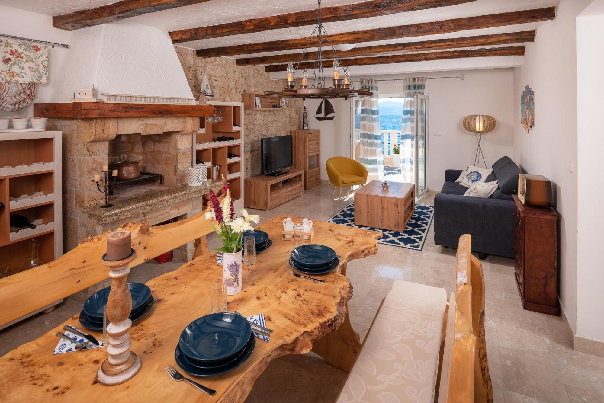 Villa Awelon Stanici, Omis Celina Luaran gambar